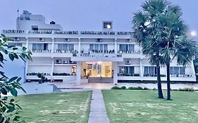 Riviera Beach Resort